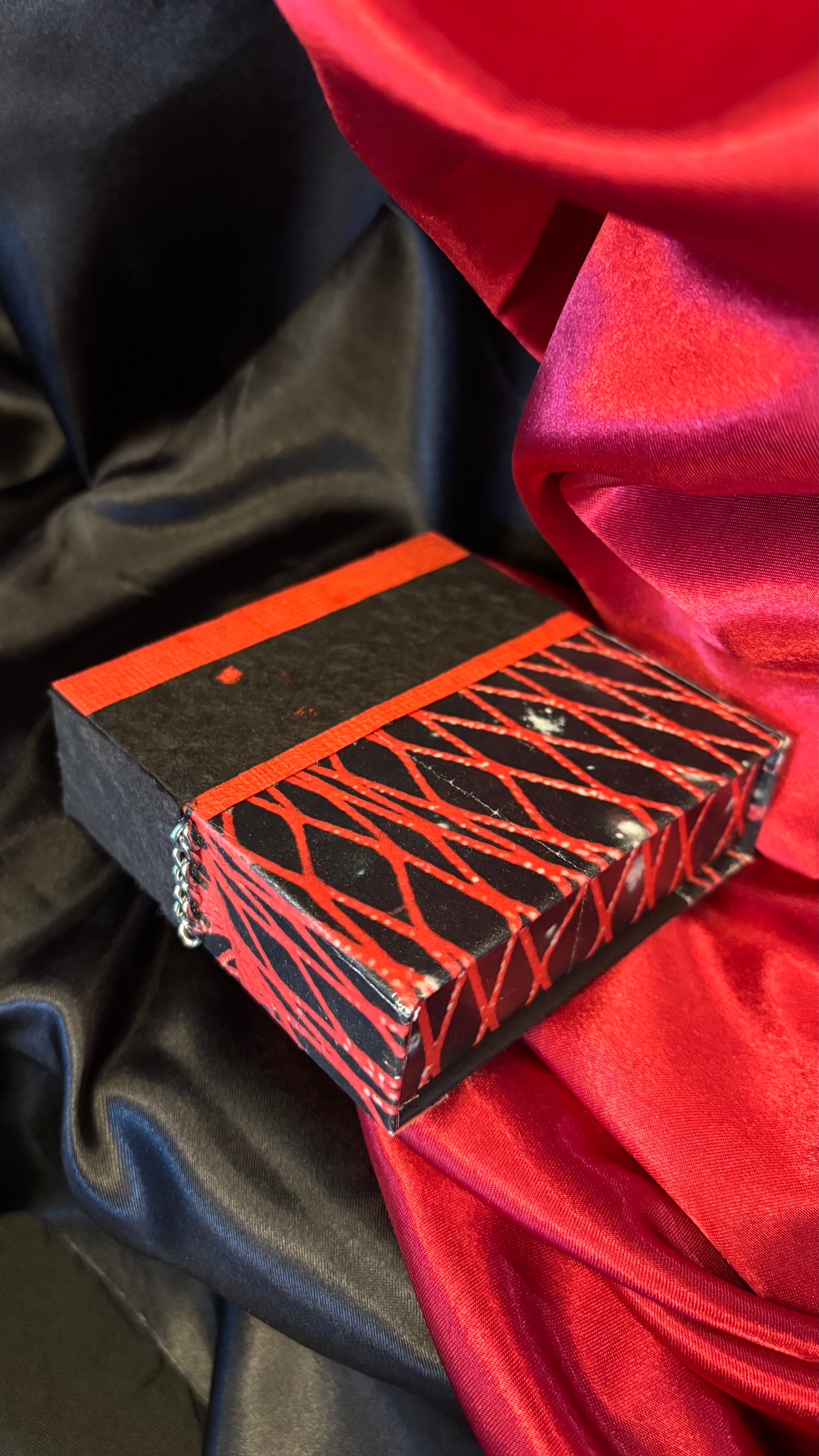 KEEPSAKE BOX