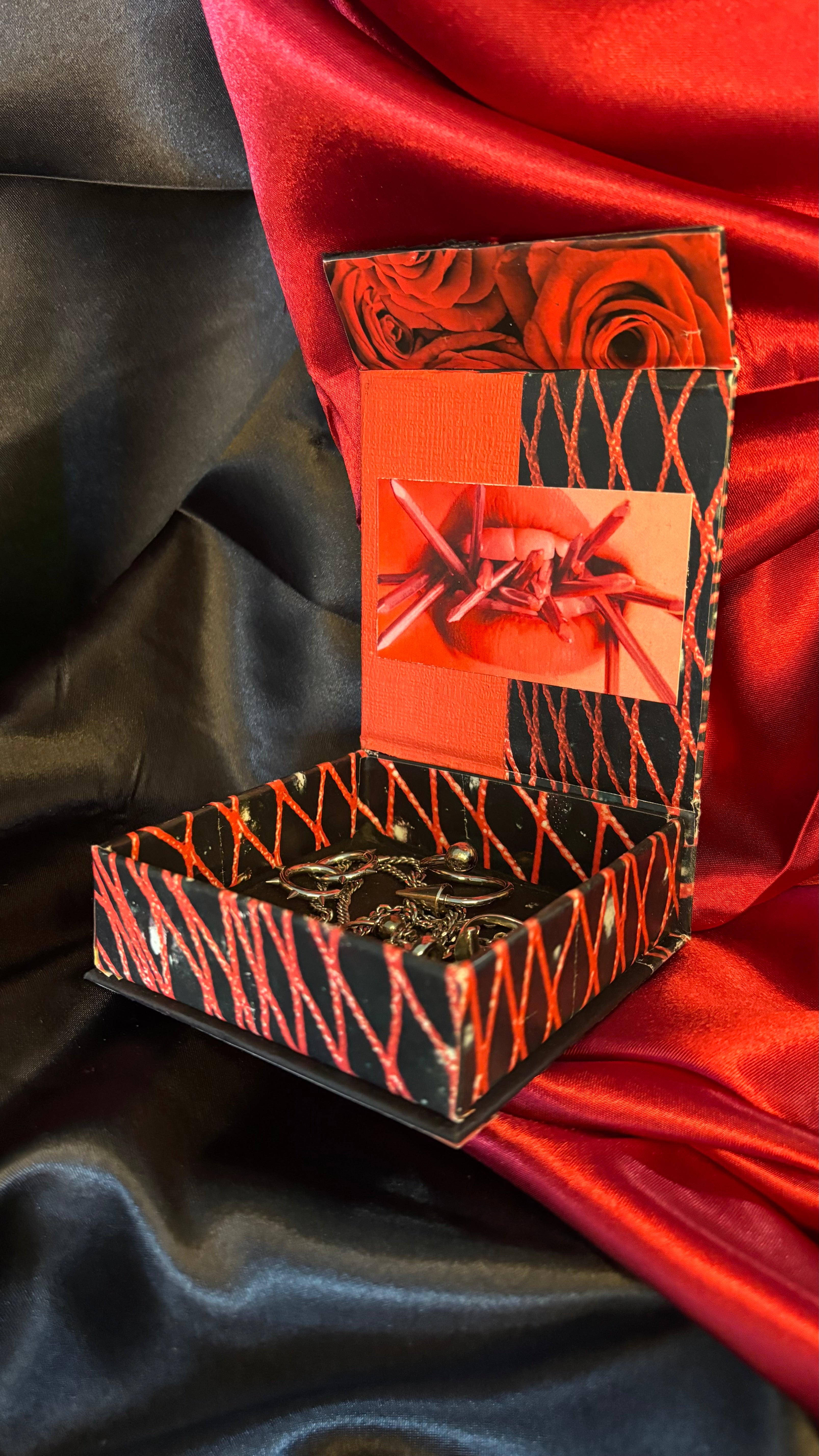 KEEPSAKE BOX