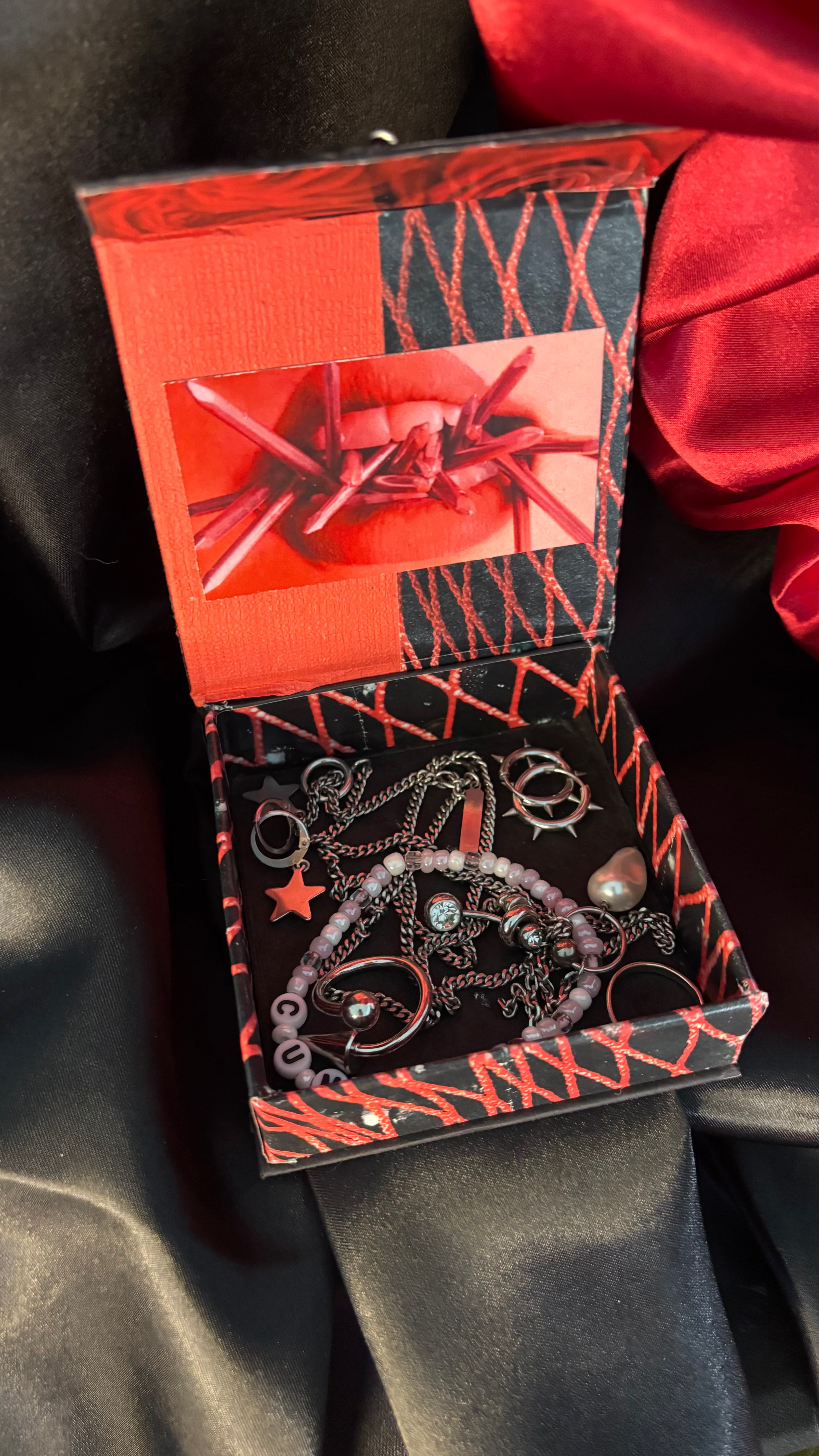 KEEPSAKE BOX