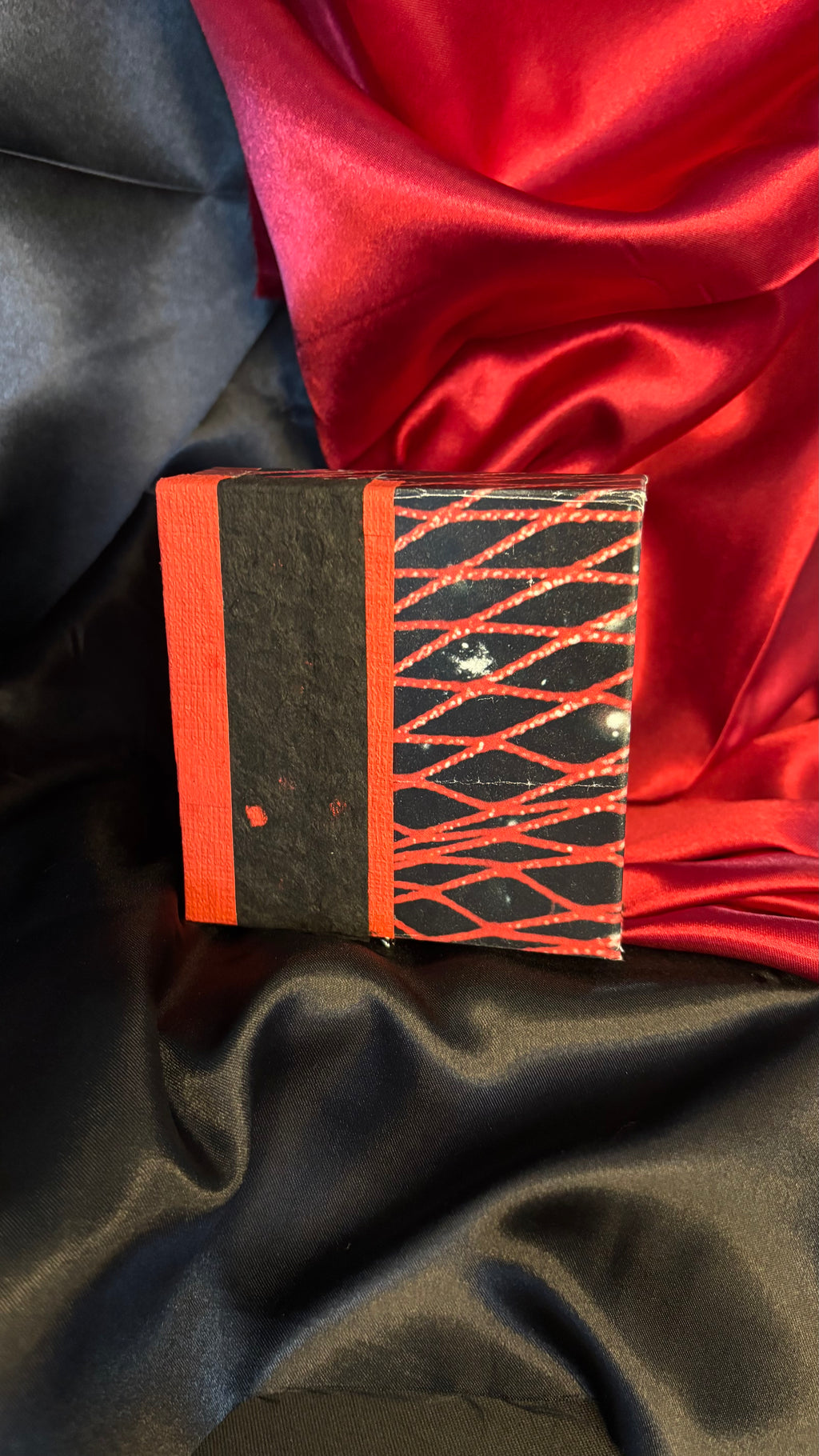 KEEPSAKE BOX