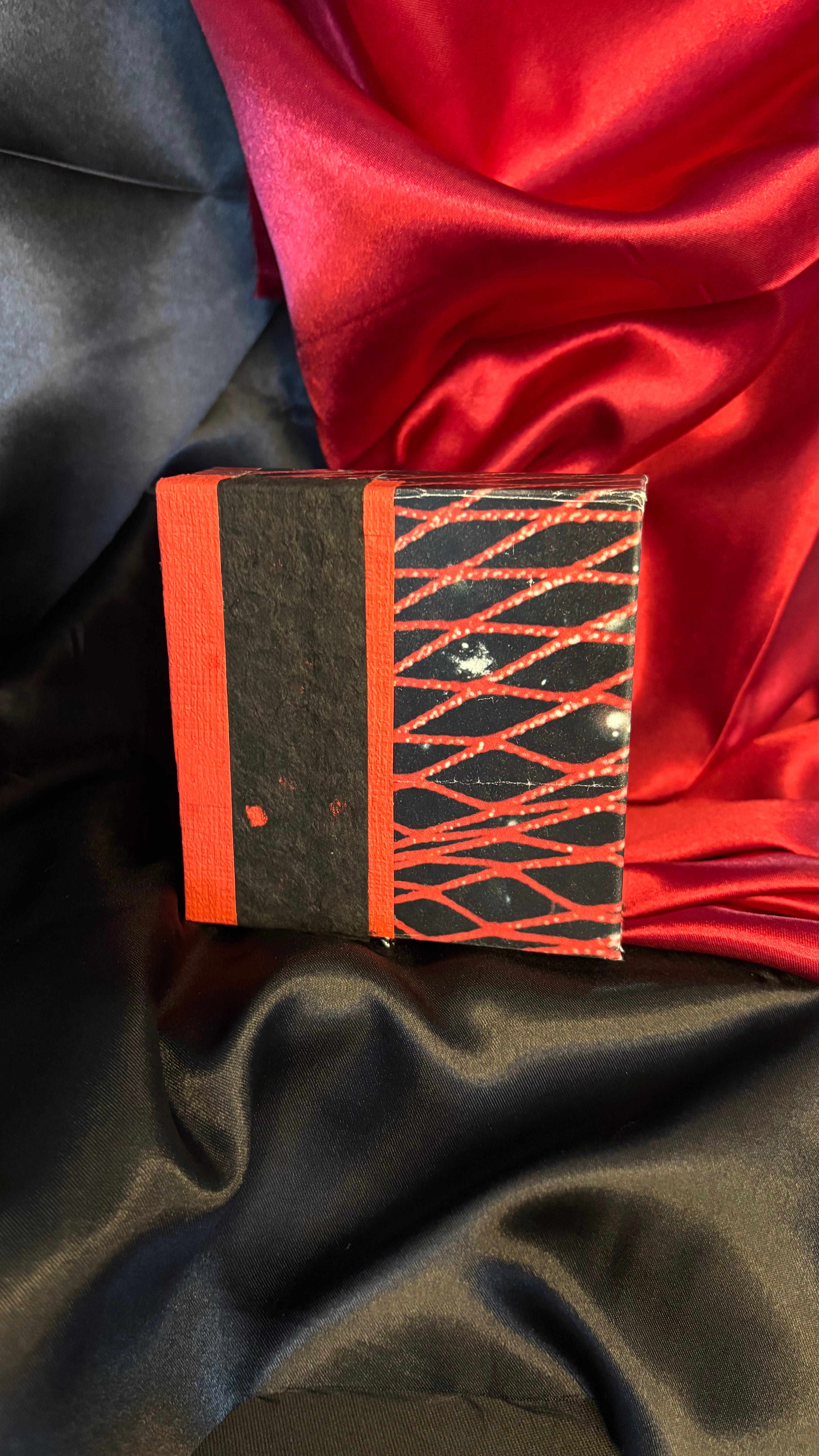 KEEPSAKE BOX